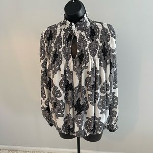 EVA LONGORIA BLACK AND WHITE SMOCKED BLOUSE